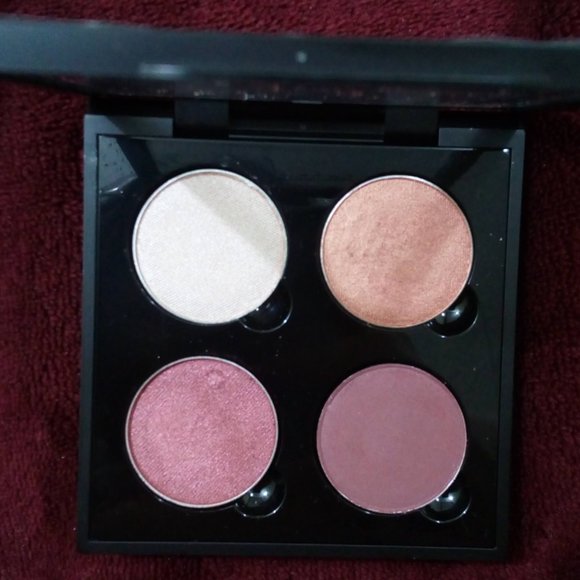 MUG + Colourpop Eyeshadows Anastasia Quad Palette - Picture 5 of 10